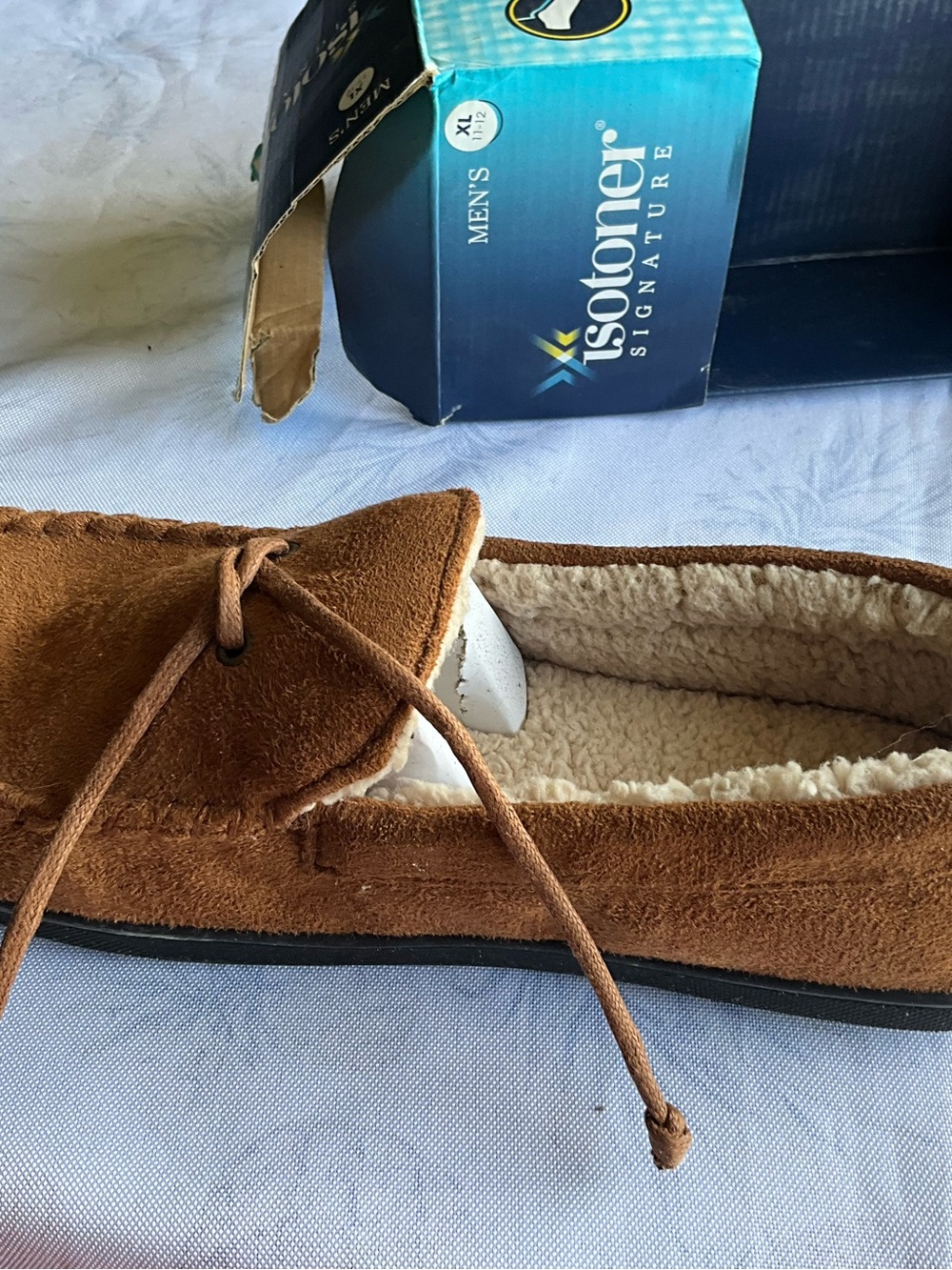 NIB MENS X-LARGE ISOTONER SLIPPERS